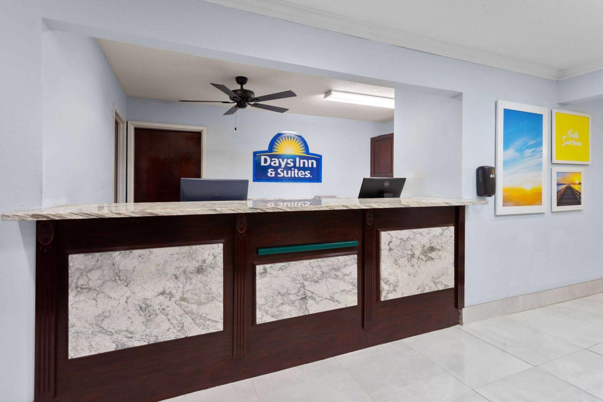 Days Inn & Suites By Wyndham Siler City Buitenkant foto