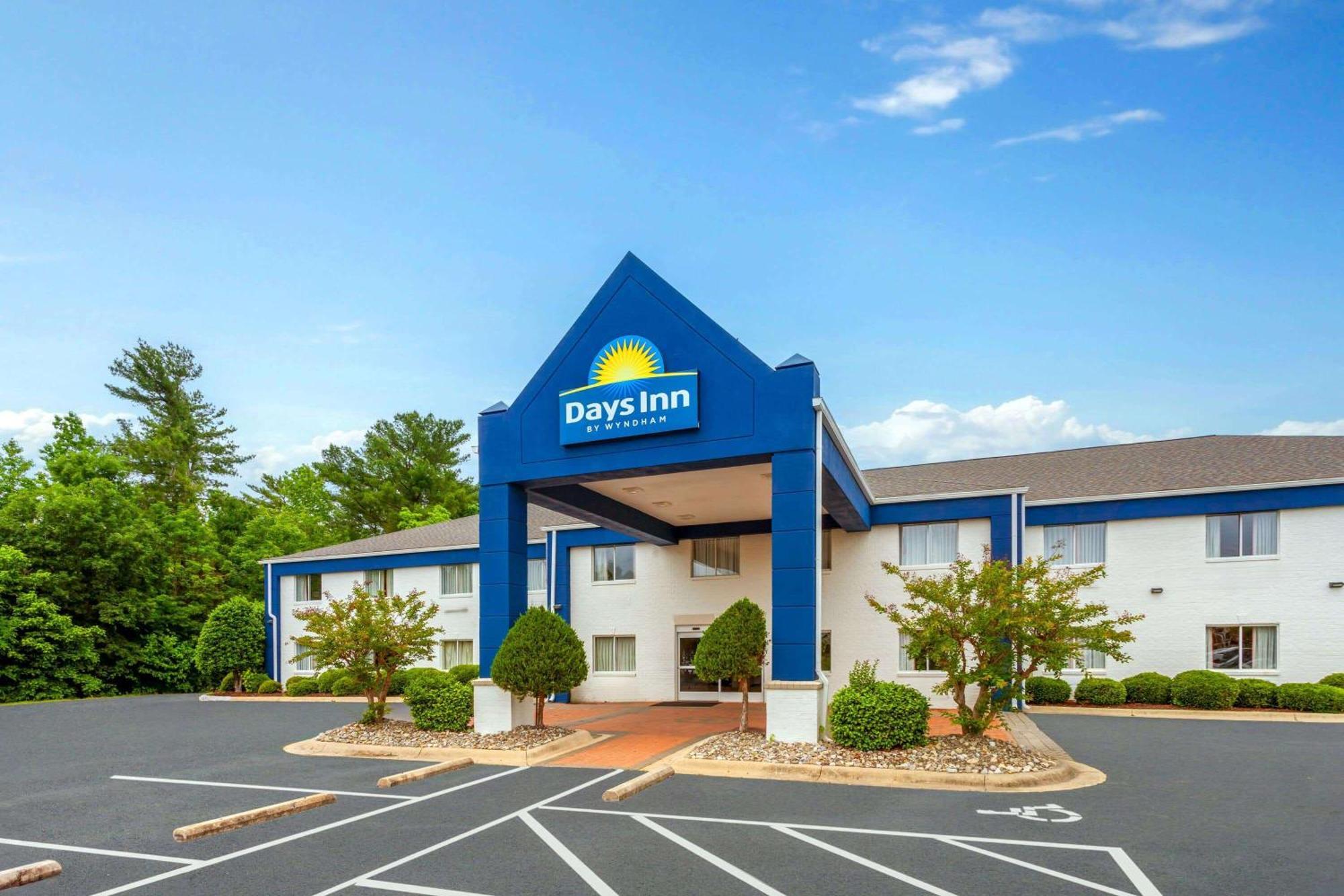 Days Inn & Suites By Wyndham Siler City Buitenkant foto