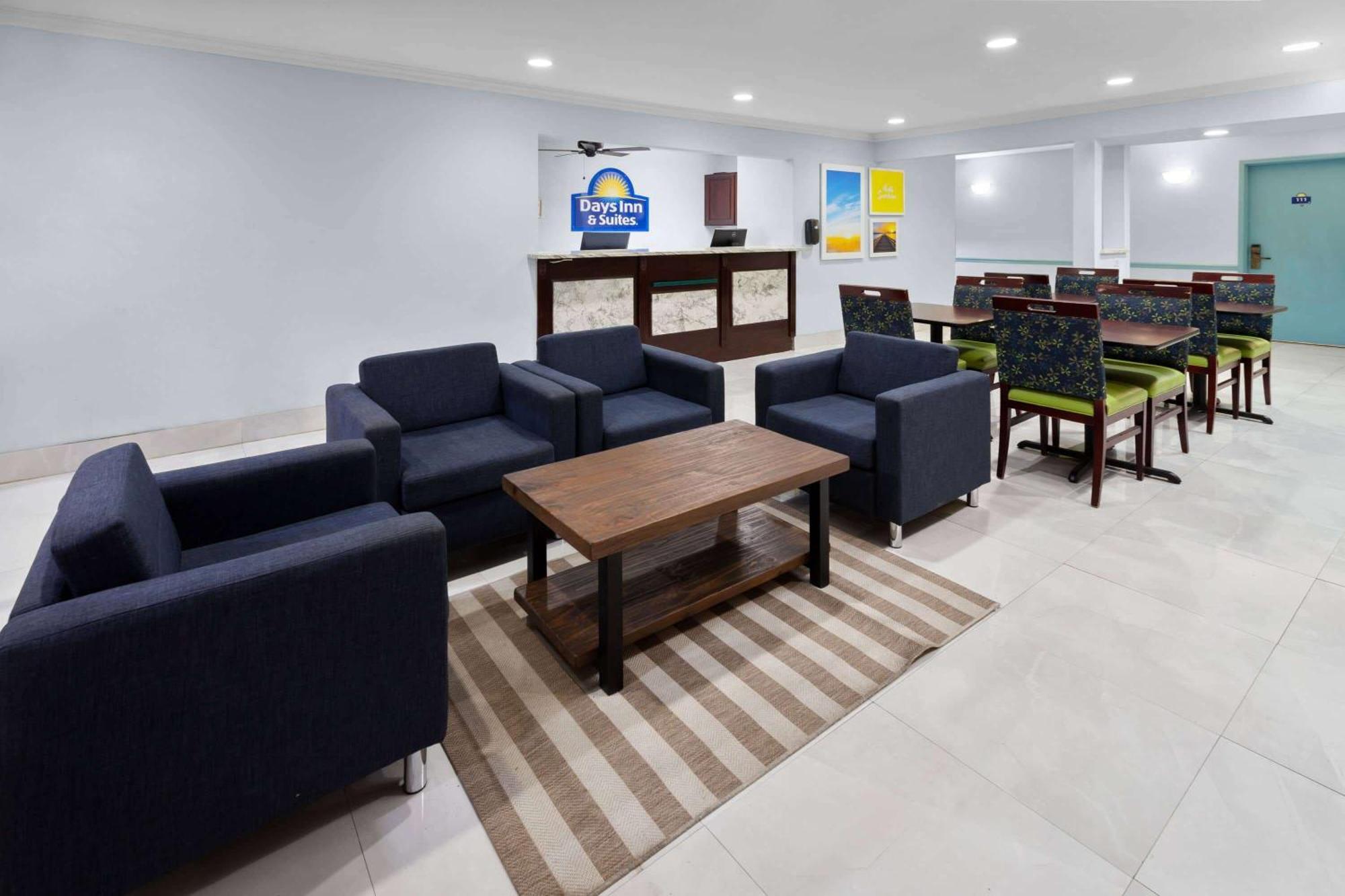 Days Inn & Suites By Wyndham Siler City Buitenkant foto